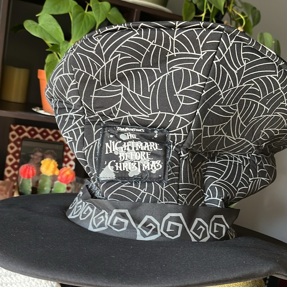 Disney Nightmare Before Christmas Top Hat - Picture 4 of 4
